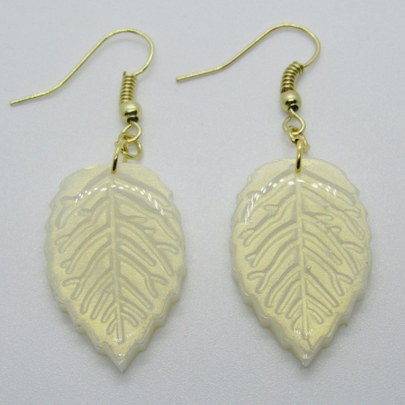 Jewelry - Leaf earrings